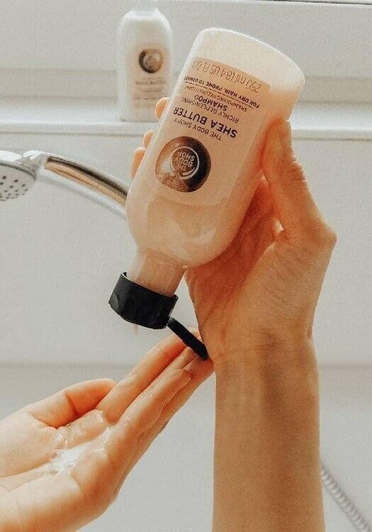 NEW!! The Body Shop Shea Butter Richly Replenishing Shampoo 250ml - for dry hair