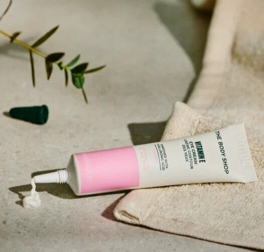 NEW!!! The Body Shop Vitamin E 15ml Eye Cream with Hyaluric Acid - Vegan