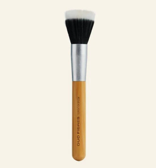 NEW!!! The Body Shop Foundation Brush bamboo Nylon bristles