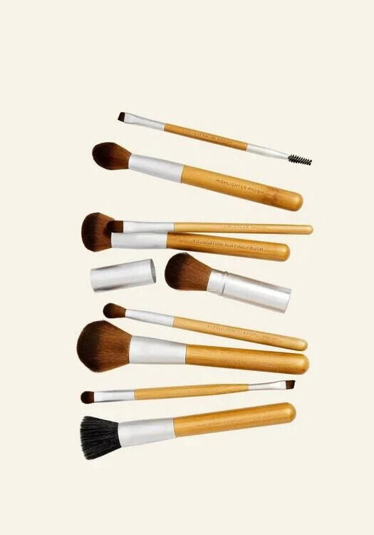 NEW!!! The Body Shop Foundation Buffing Brush