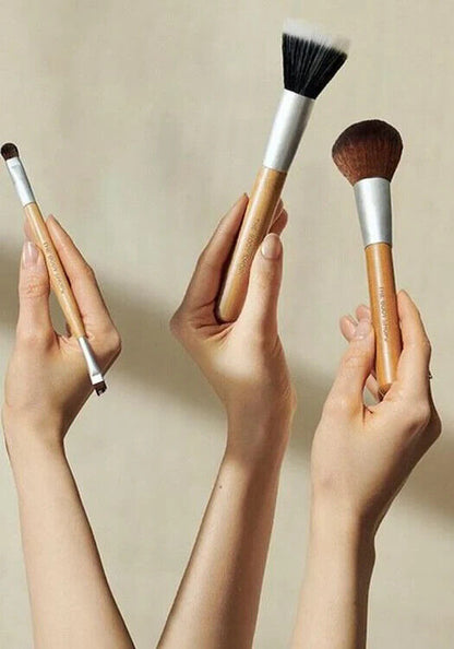 NEW!!! The Body Shop Domed Powder Brush bamboo Nylon bristles
