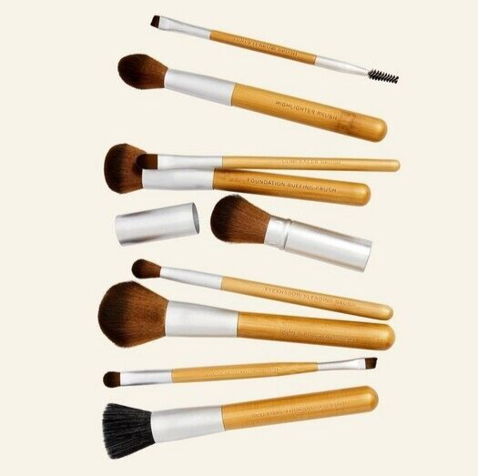 NEW!!! The Body Shop Angled Blusher Brush bamboo Nylon bristles