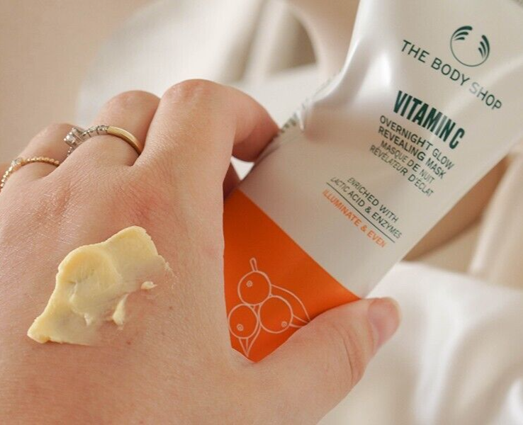 NEW!!! The Body Shop Vitamin C Overnight Glow Revealing Mask 100 ml