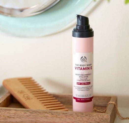 NEW!!! THE BODY SHOP VITAMIN E MOISTURE PROTECT EMULSION 50ML SPF 30