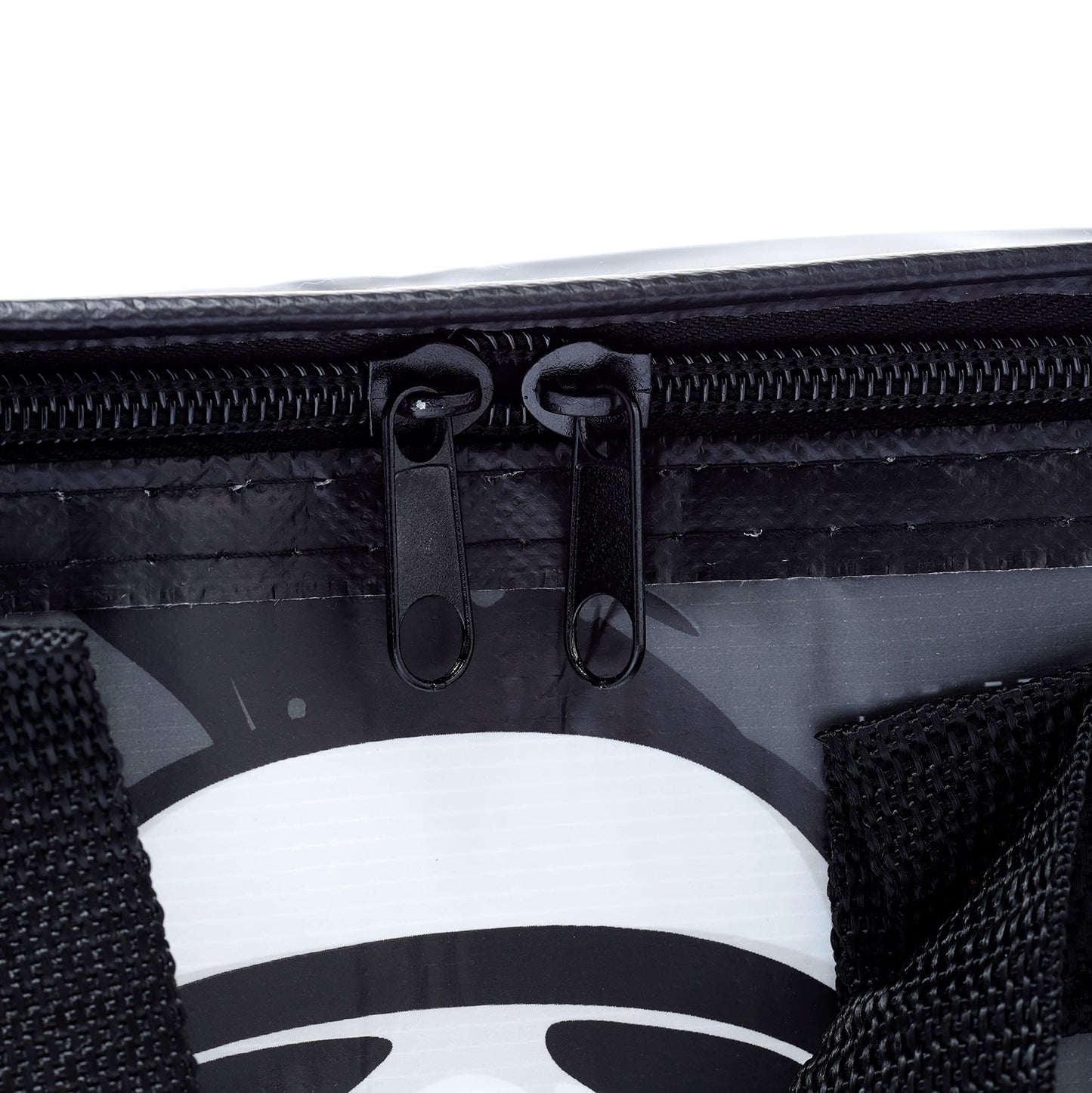 Puckator Cool Lunch Bag Black The Original Stormtrooper Design Out Of Rec. Plastic Bottles - Insulated Lunch Bag for Women Men Children - Lunch Box Bag For Work & School - Beach Picnic Accessories